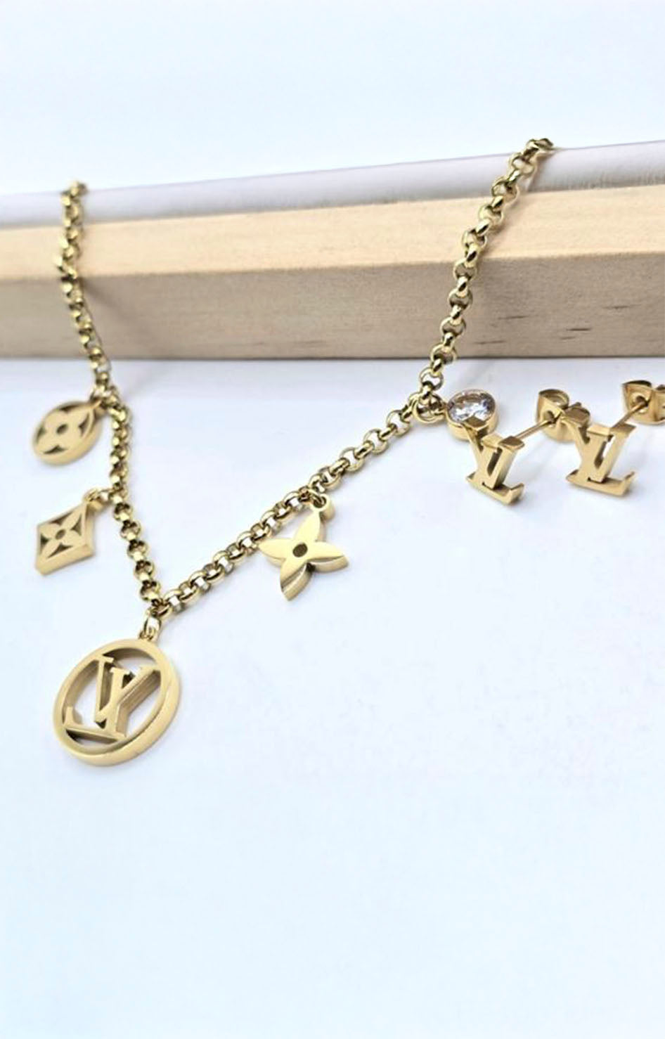 SET DE CADENA DORADA CON ARETES - SET COLLAR Boutiquemirel 