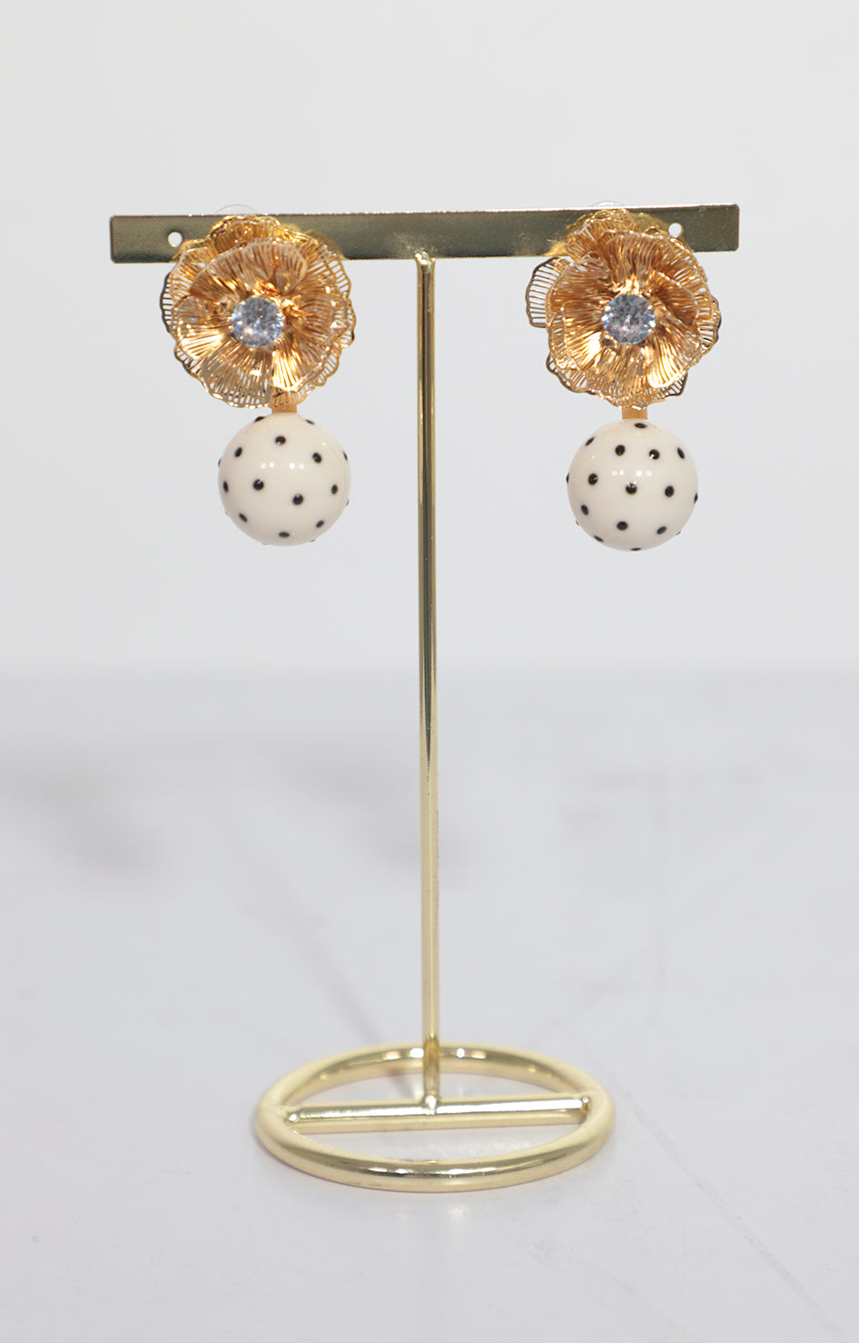 Aretes de flor dorado con perlas - ARETE Boutiquemirel 