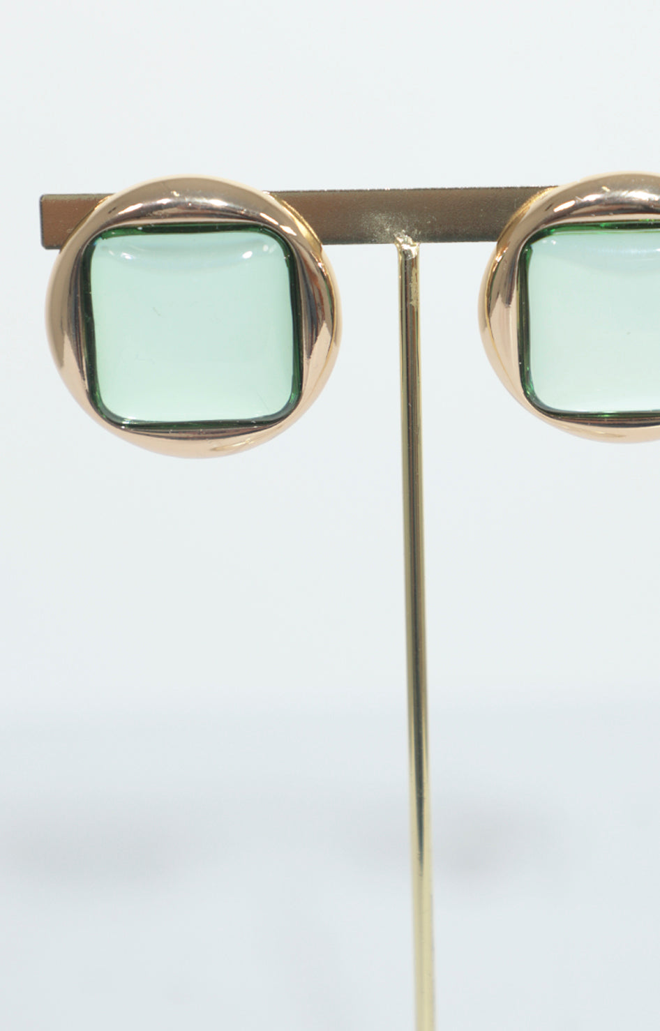 Aretes verdes con dorado redondos - ARETE Boutiquemirel 