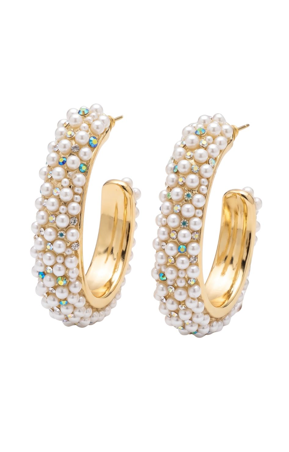 Aretes colgantes de cristales dorados de la marca Boutiquemirel, con diseño elegante y detalles brillantes en una imagen cercana.