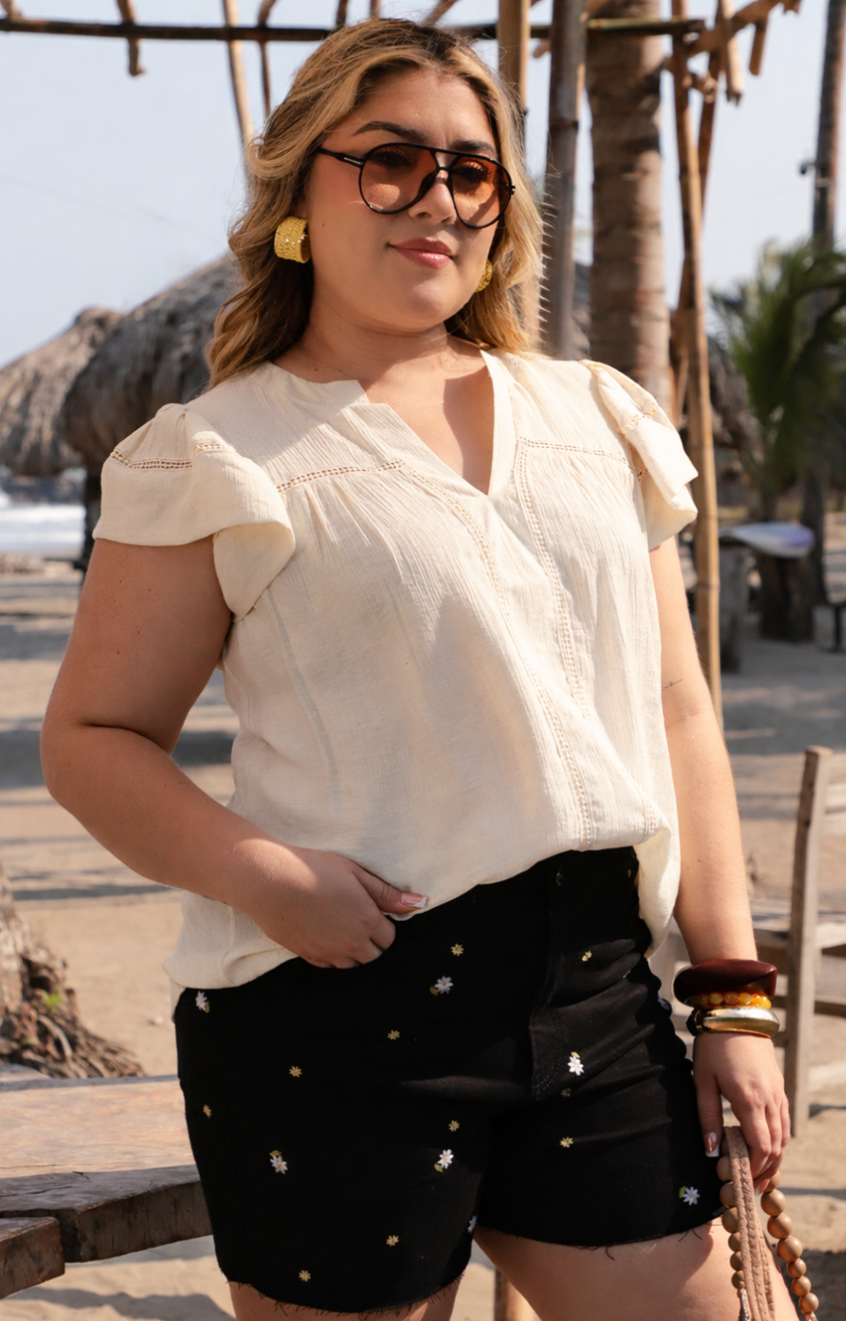 Blusa lisa con detalle de bordado - BLUSAS CURVY Boutiquemirel 