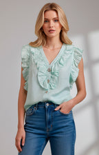 Blusa con botones y volantes frontal - BLUSAS REGULAR Boutiquemirel 