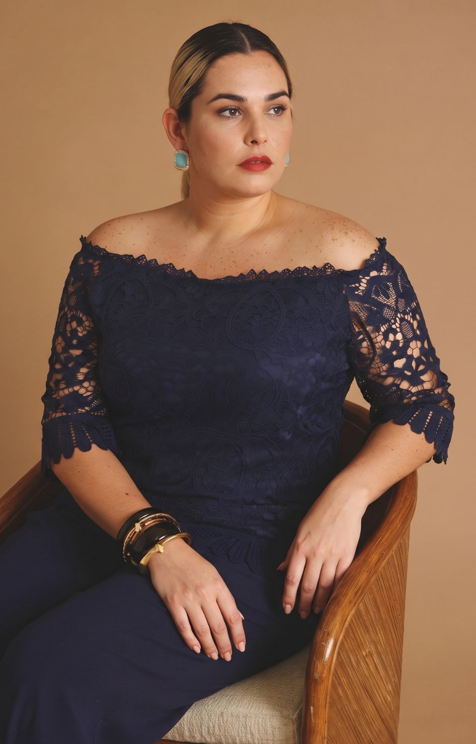 Blusa azul marino de guipiur