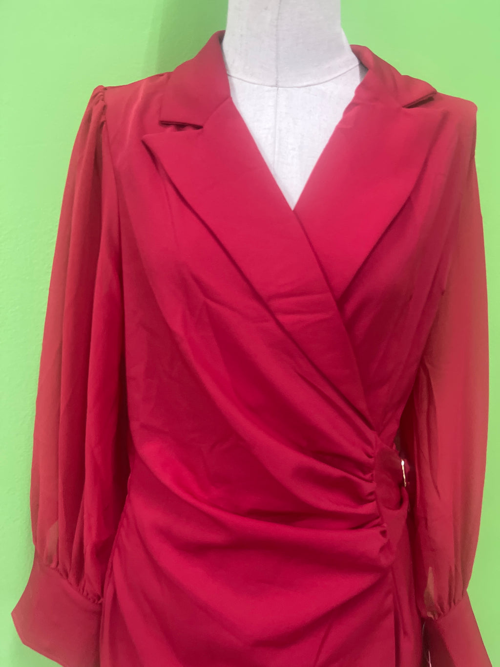 Jumpsuit azul palazzo corto regular de Boutiquemirel con cinturón dorado