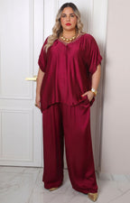 Conjunto satinado con cuello en V