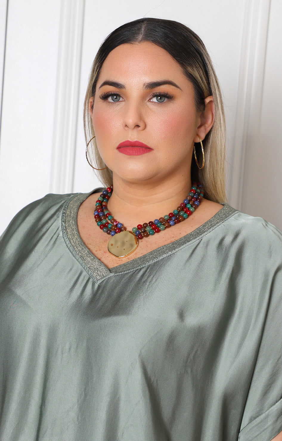 Collar de cuentas con medallón