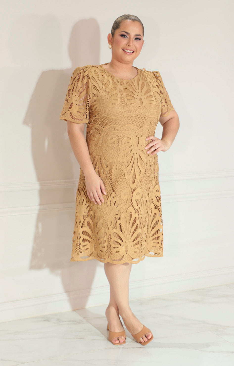 Vestido café corto de guipiur - VESTIDO Boutiquemirel 