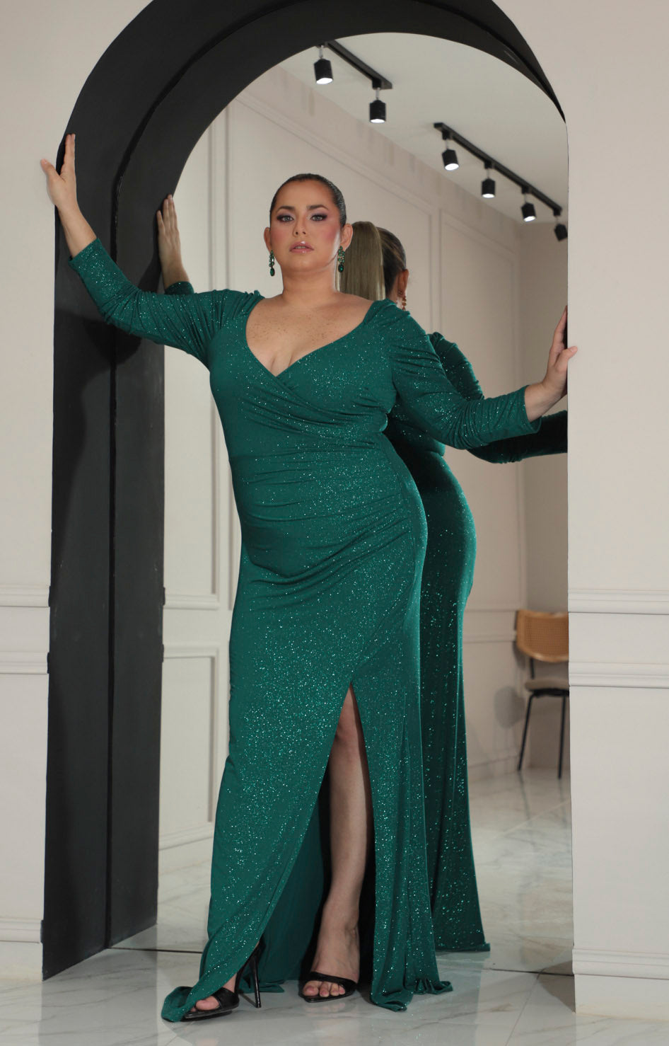 Vestido verde con manga larga y corrugado lateral - VESTIDO Boutiquemirel 