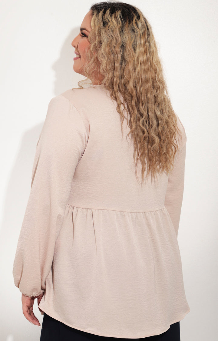 Blusa beige satinada con peplum - BLUSA Boutiquemirel 