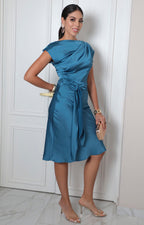 Vestido azul midi con nudo lateral