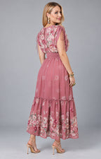 Vestido rosa floral con escote en V