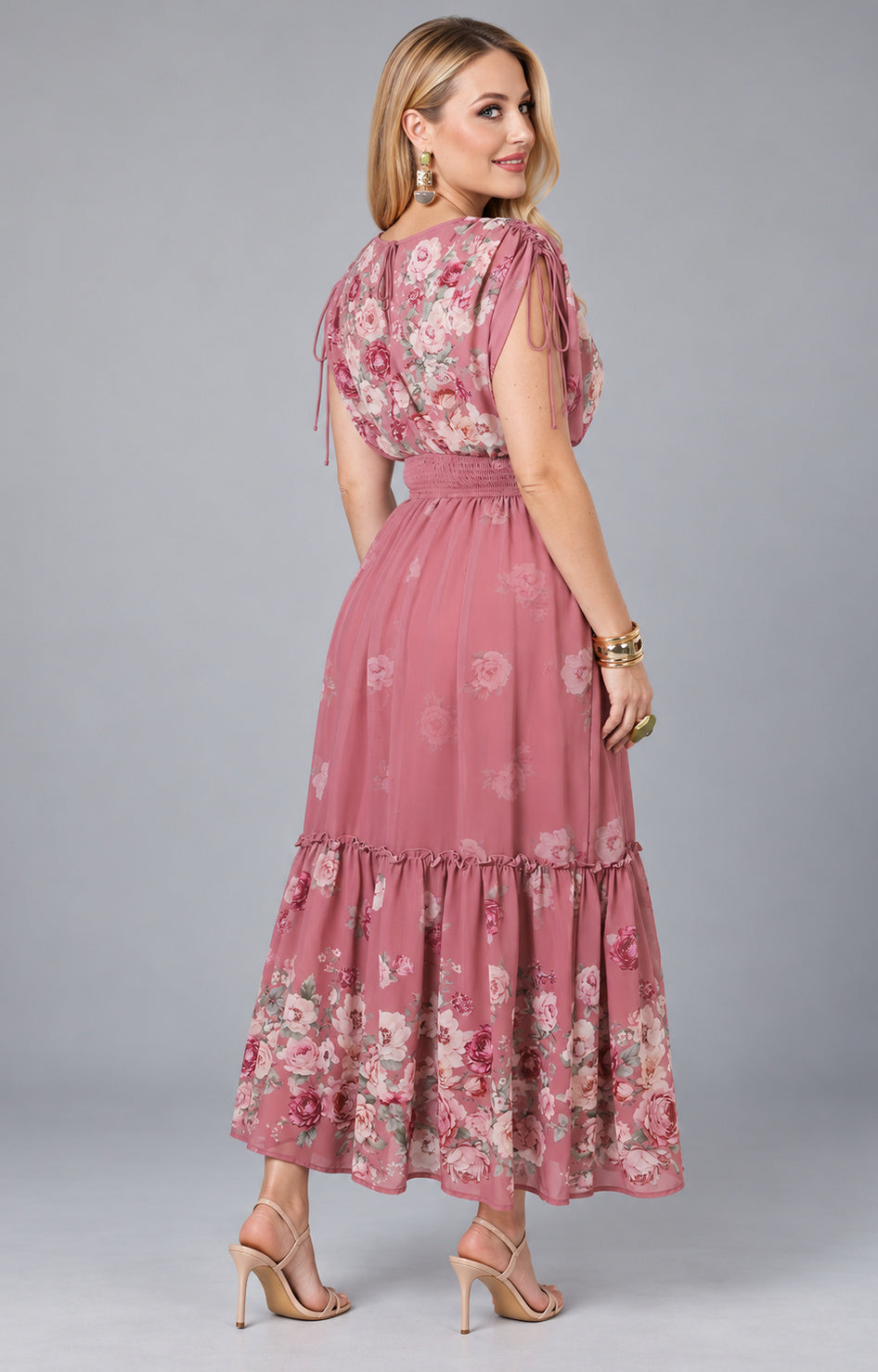 Vestido rosa floral con escote en V