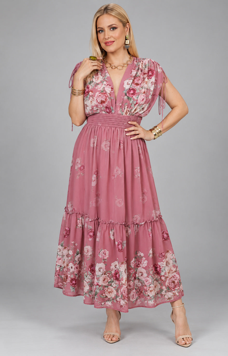 Vestido rosa floral con escote en V