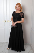 Vestido largo elegante con encaje bordado