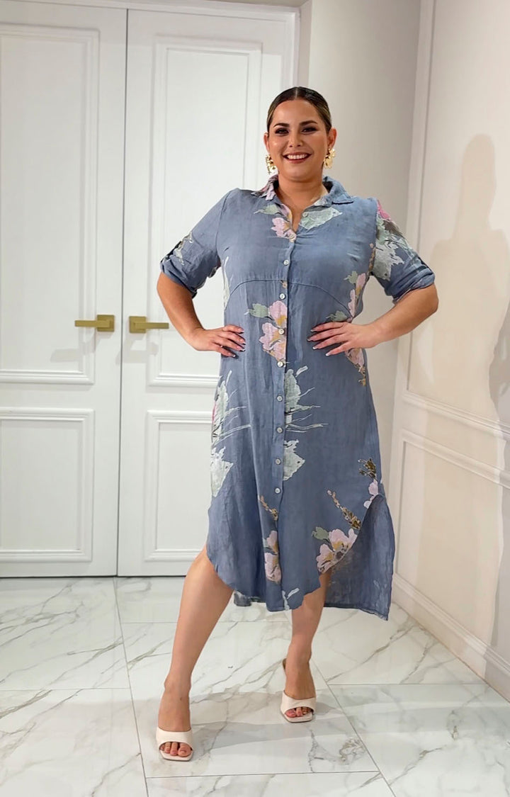 Vestido azul con flores