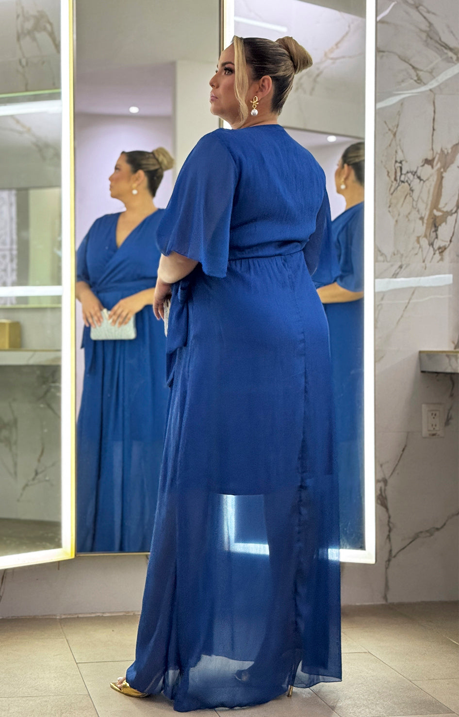 Vestido azul royal con detalles en plata