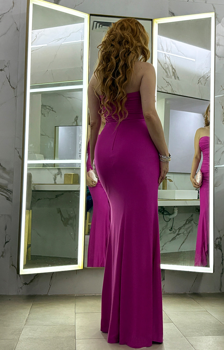Vestido fucsia straple con fruncido y volantes - VESTIDO Boutiquemirel 