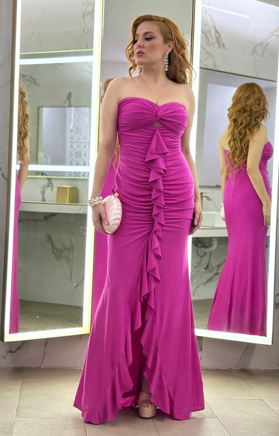 Vestido fucsia straple con fruncido y volantes - VESTIDO Boutiquemirel 