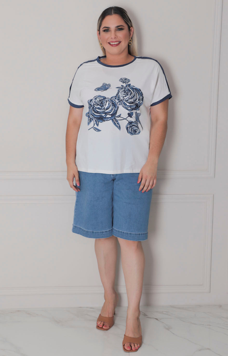 Blusa estampada de rosas - BLUSAS CURVY Boutiquemirel 