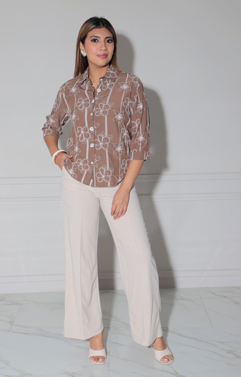 Blusa cafè estampada de flores - BLUSA Boutiquemirel 