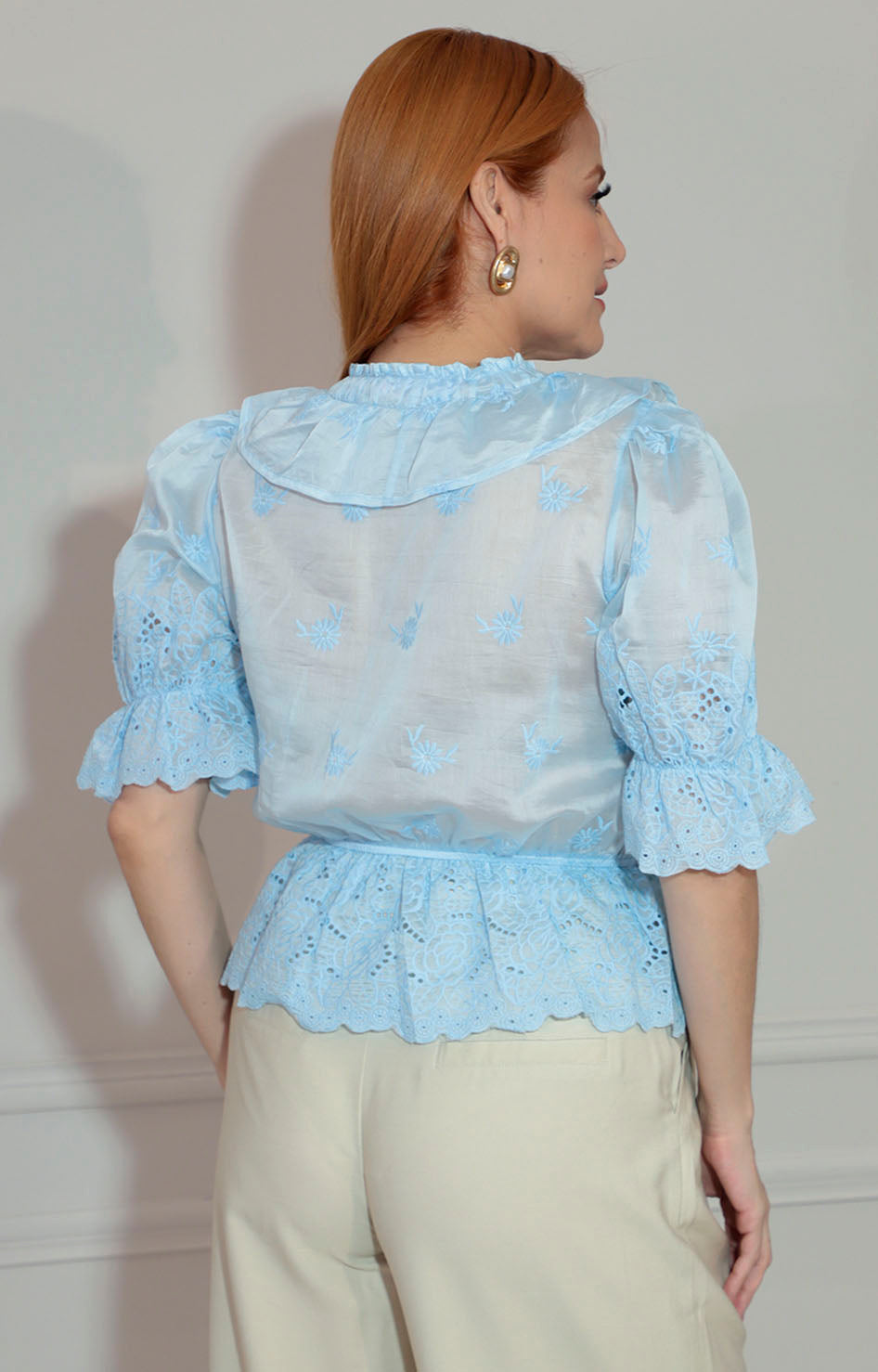 Blusa azul con bordado y volante frontal - BLUSA Boutiquemirel 