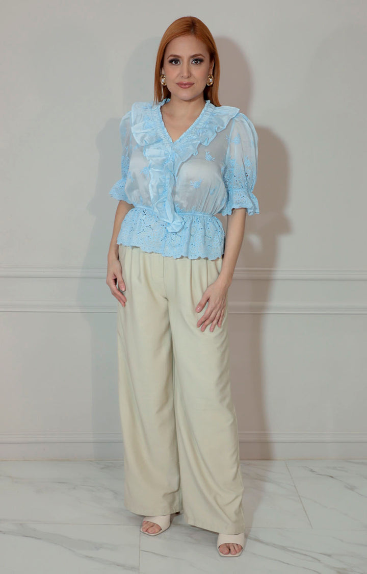 Blusa azul con bordado y volante frontal - BLUSA Boutiquemirel 