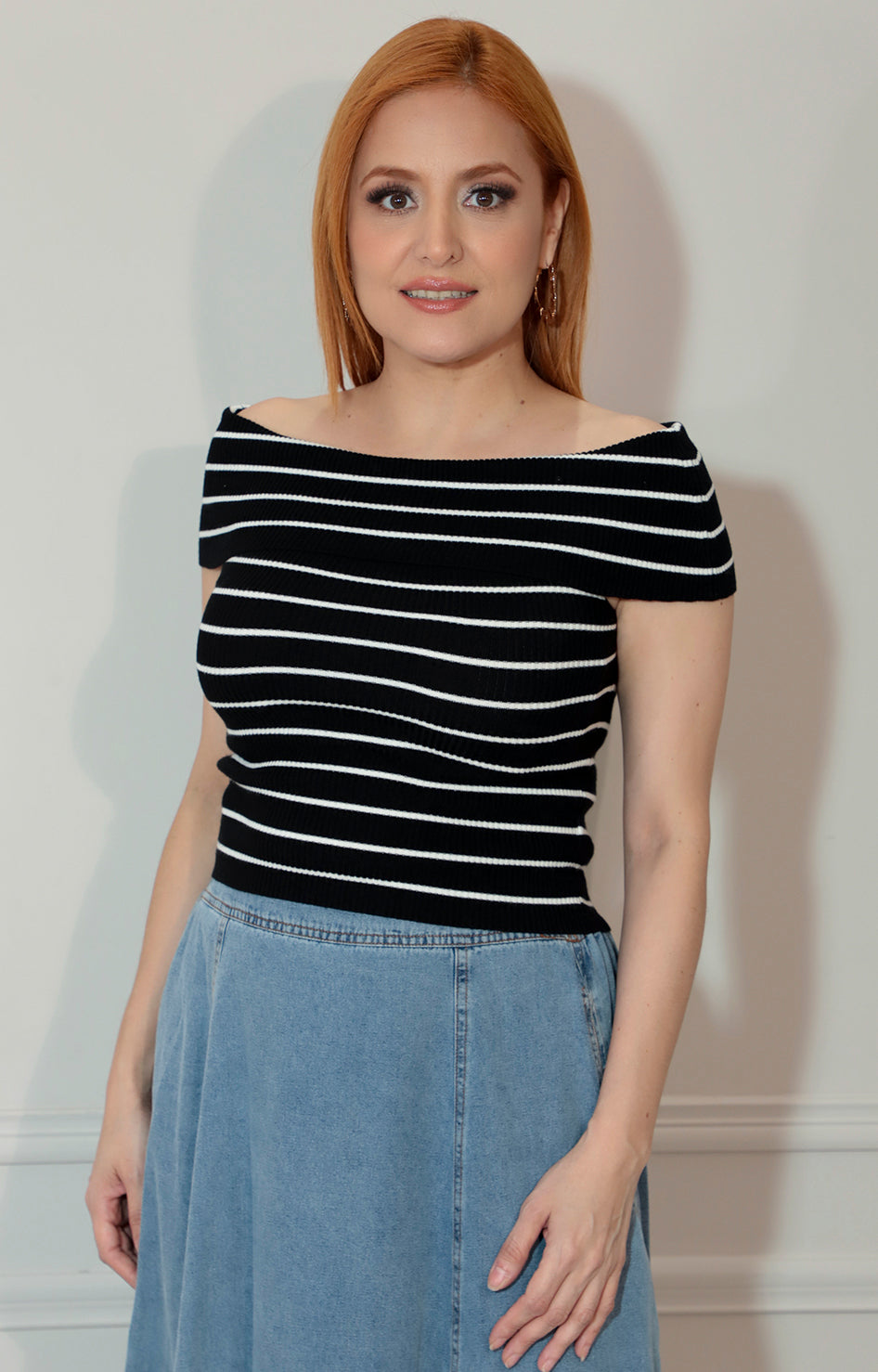 Blusa negra de rayas con hombros descubiertos - BLUSA Boutiquemirel 