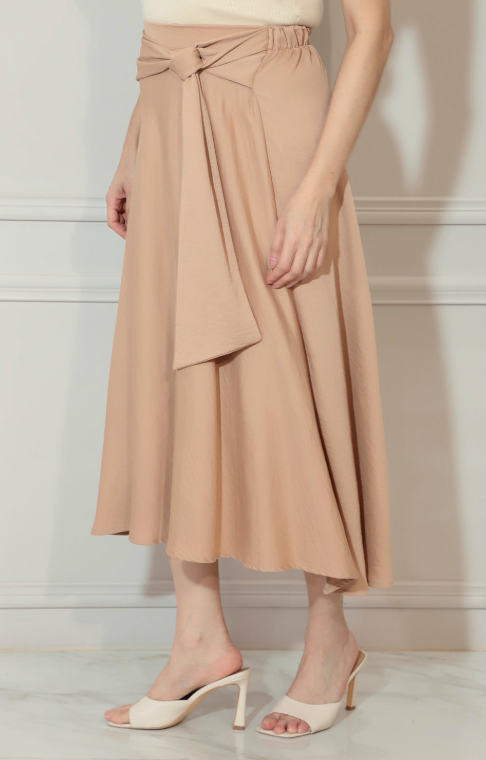 Falda beige con detalle de lazo superior - FALDA Boutiquemirel 