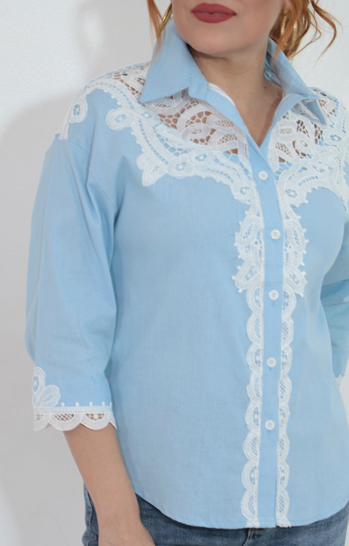 Blusa azul de botones con bordado - BLUSA Boutiquemirel 