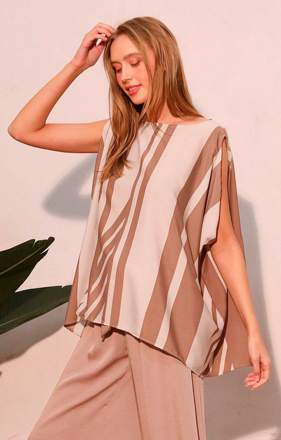 Blusa beige de rayas con manga mariposa - BLUSA Boutiquemirel 