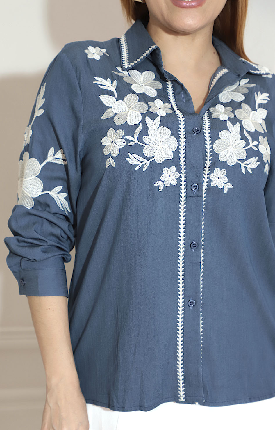 Blusa azul bordada - BLUSA Boutiquemirel 