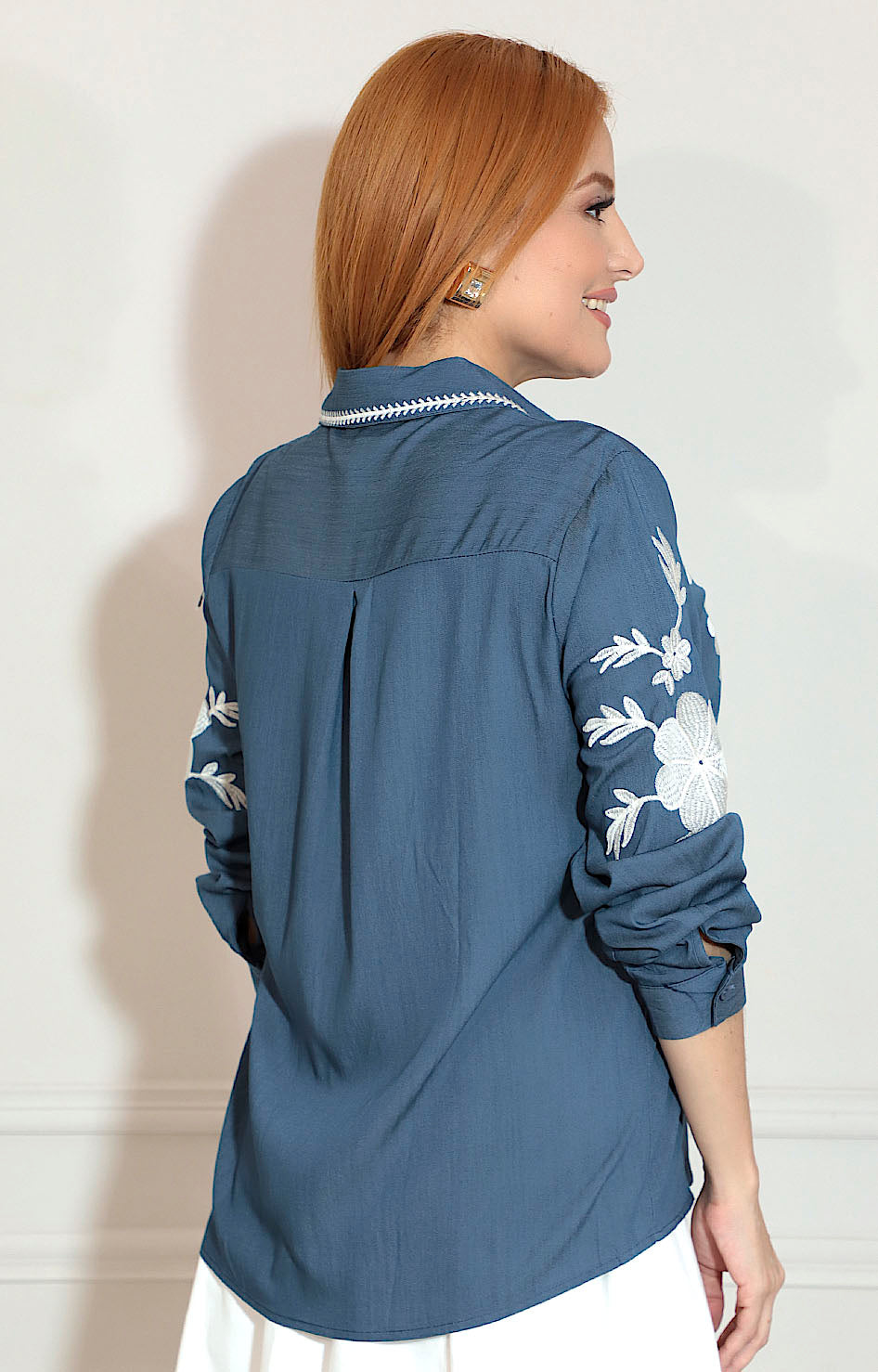 Blusa azul bordada - BLUSA Boutiquemirel 