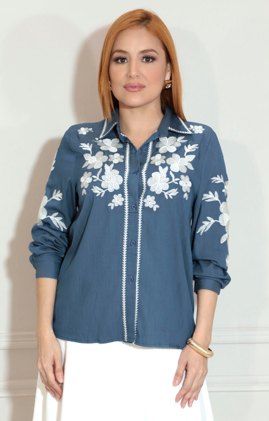 Blusa azul bordada - BLUSA Boutiquemirel 