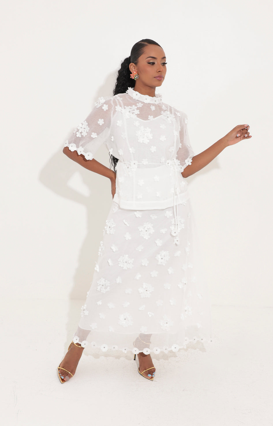 Conjunto blanco con flores 3D - CONJUNTO Boutiquemirel 