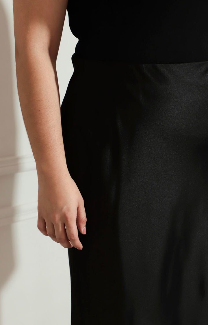 Falda negra lisa de satín - FALDA XL Boutiquemirel 