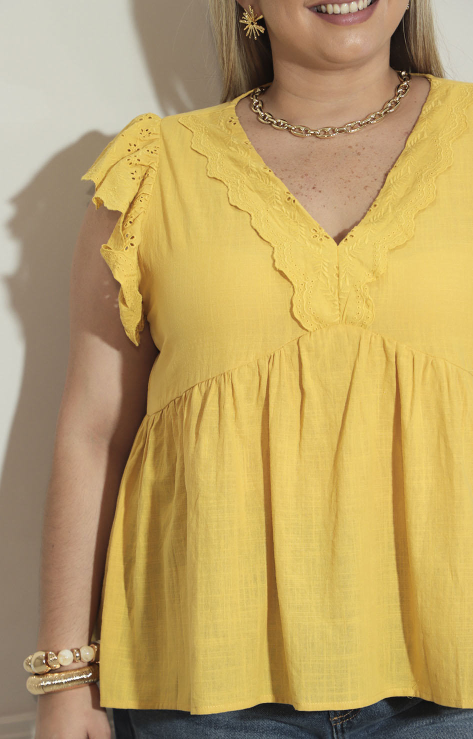 Blusa mostaza con bordado sin mangas - BLUSA XL Boutiquemirel 