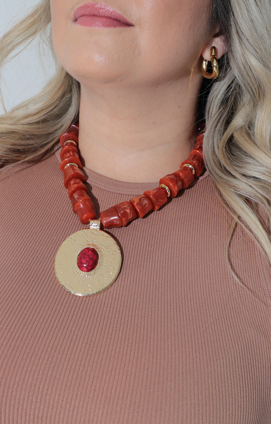 Collar rojo con dije dorado - COLLAR Boutiquemirel 