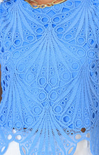 Blusa azul de guipiur