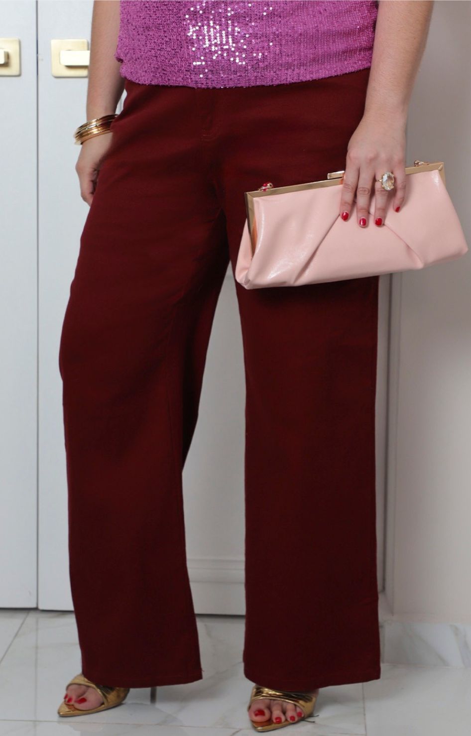 Pantalón curvy de pierna ancha color vino, marca Boutiquemirel
