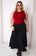 Pantalón negro de pierna amplia de la marca Boutiquemirel, pantalón curvy con corte cómodo y estilo moderno.