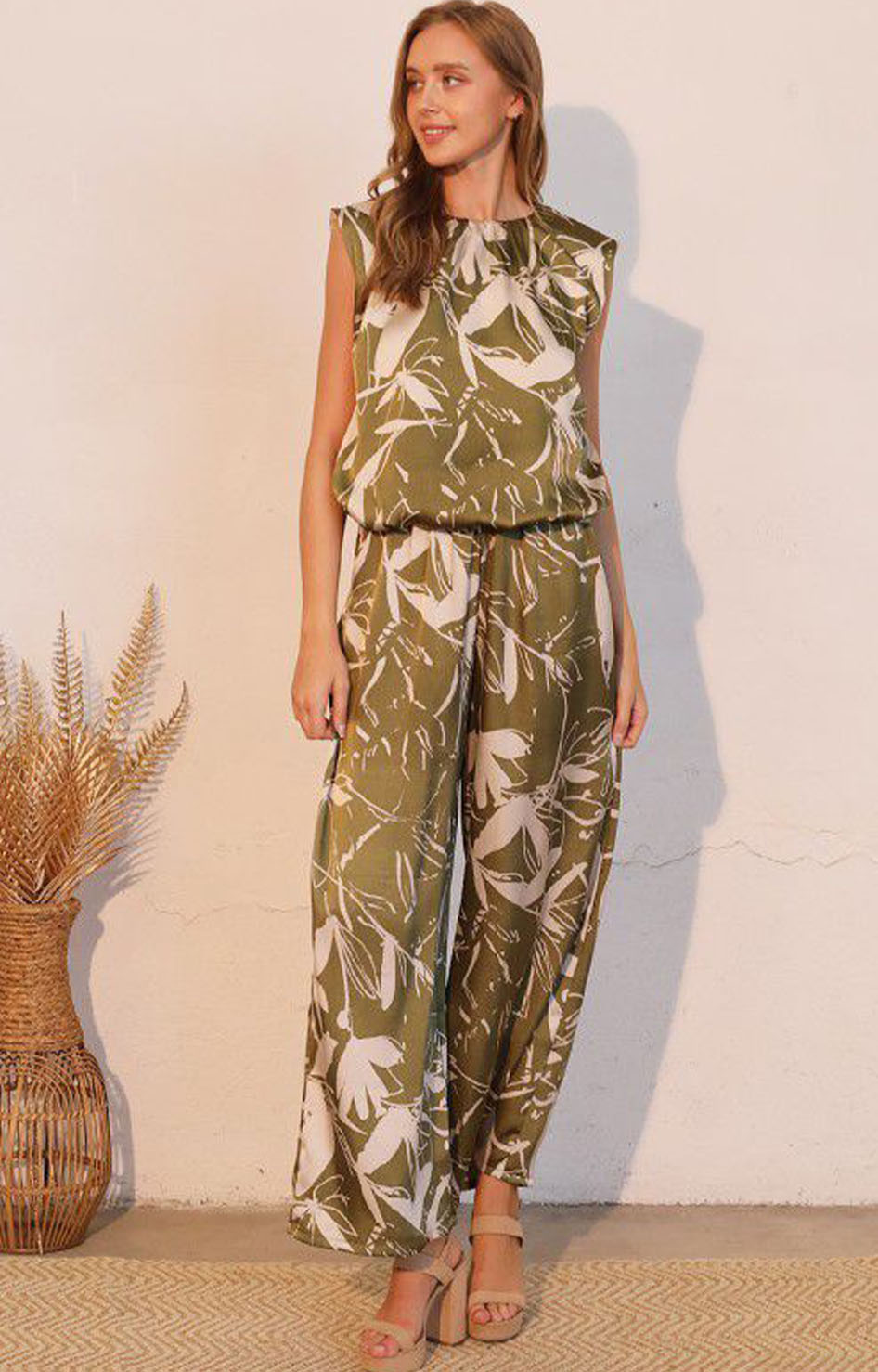 Pantalón verde estampado en blanco