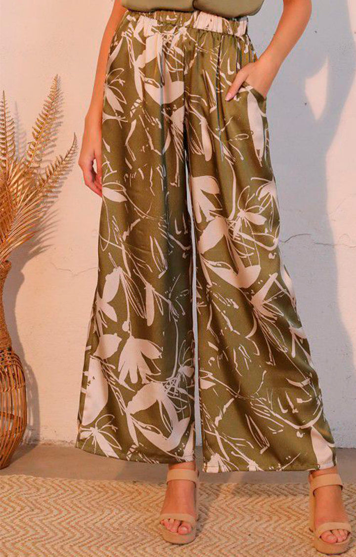 Pantalón verde estampado en blanco