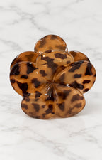 Pinza de cabello con flor de acetato