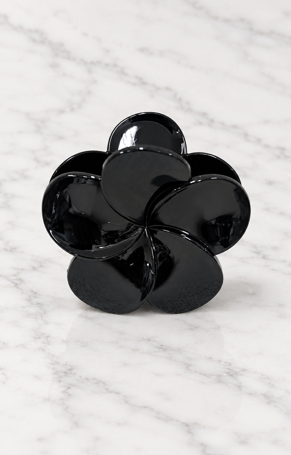 Pinza de cabello con flor de acetato