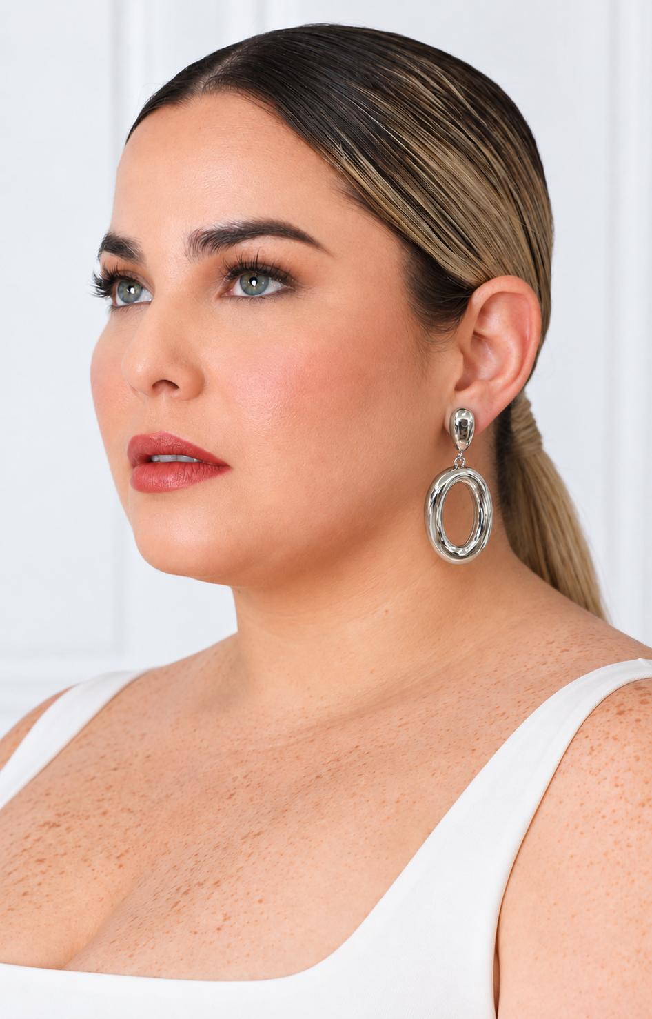 Aretes colgantes de aro ovalado