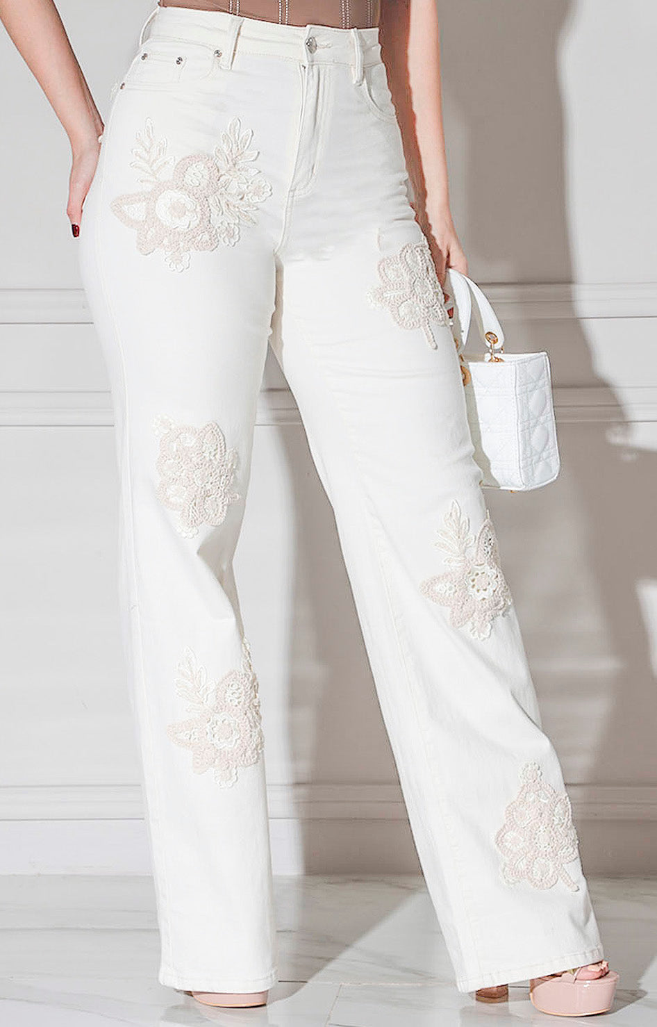 Pantalon beige con bordado - PANTALON REGULAR Boutiquemirel 