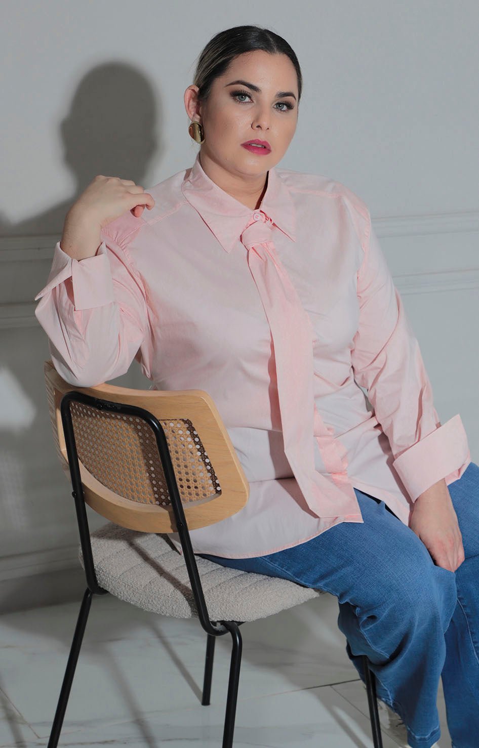 Blusa rosa con corbata - BLUSAS CURVY Boutiquemirel 