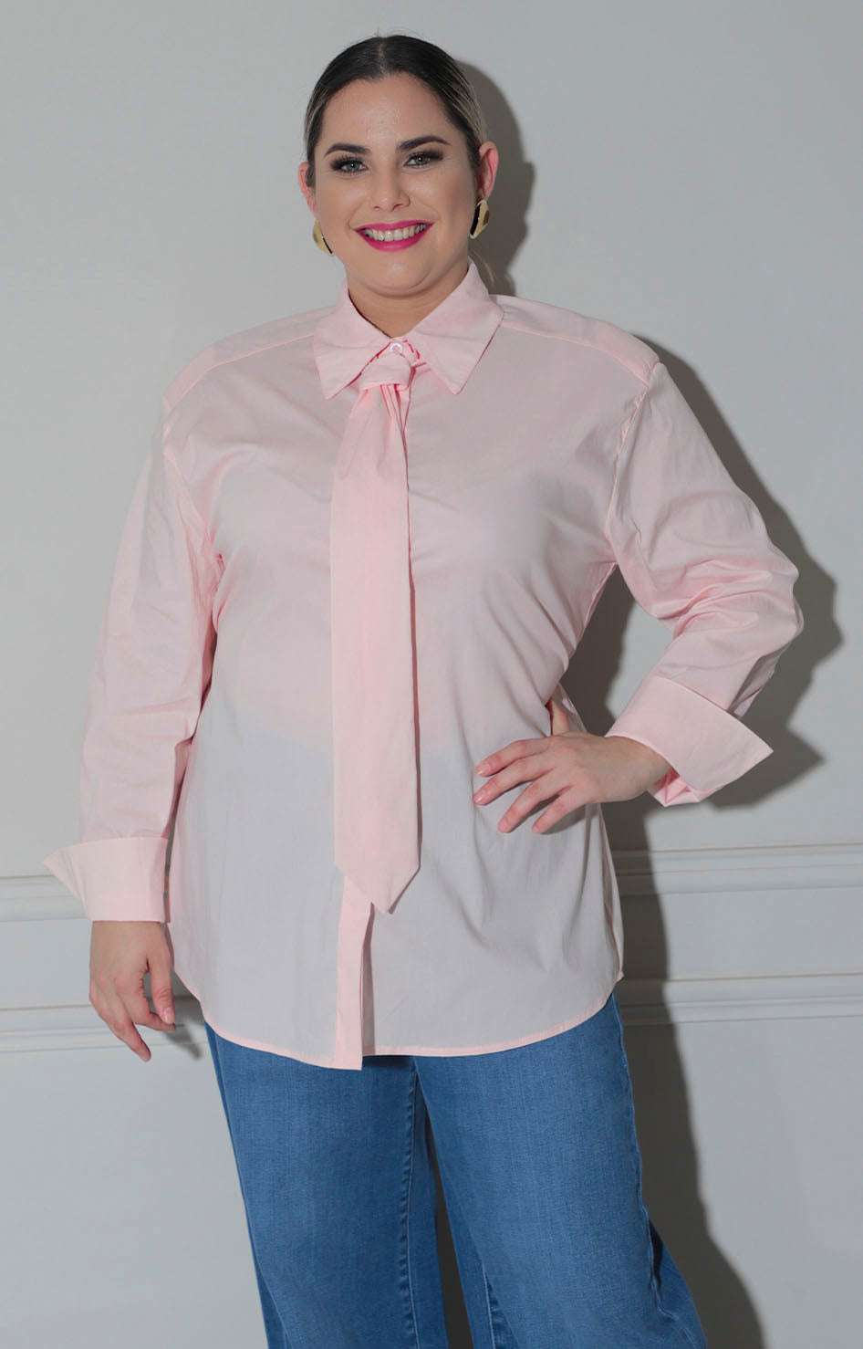 Blusa rosa con corbata - BLUSAS CURVY Boutiquemirel 