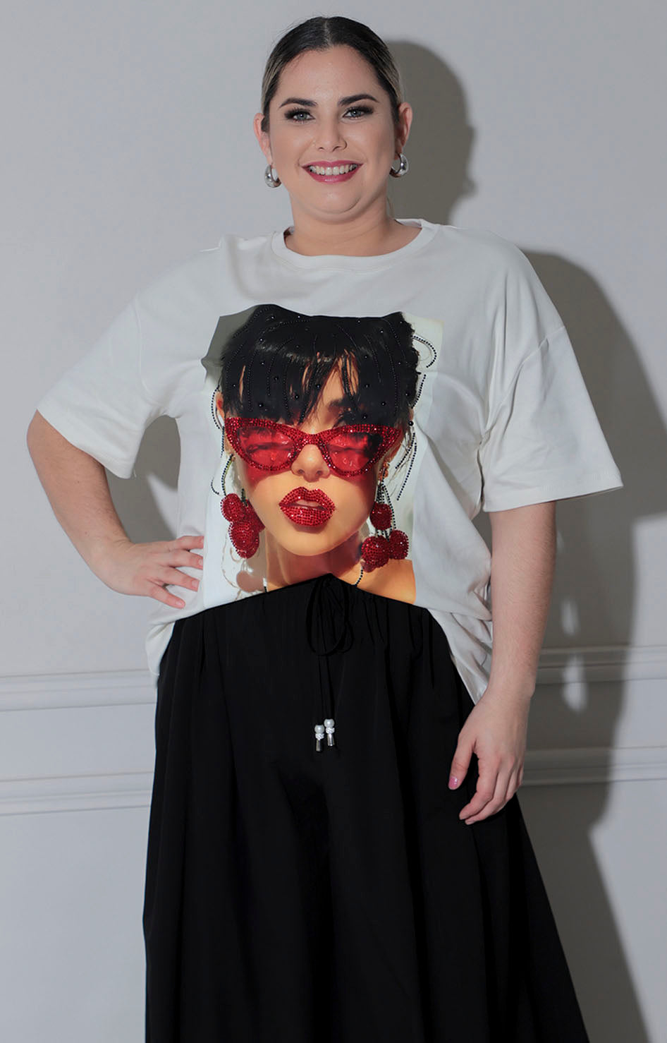 Blusa blanca con estampado y brillos - BLUSAS CURVY Boutiquemirel 