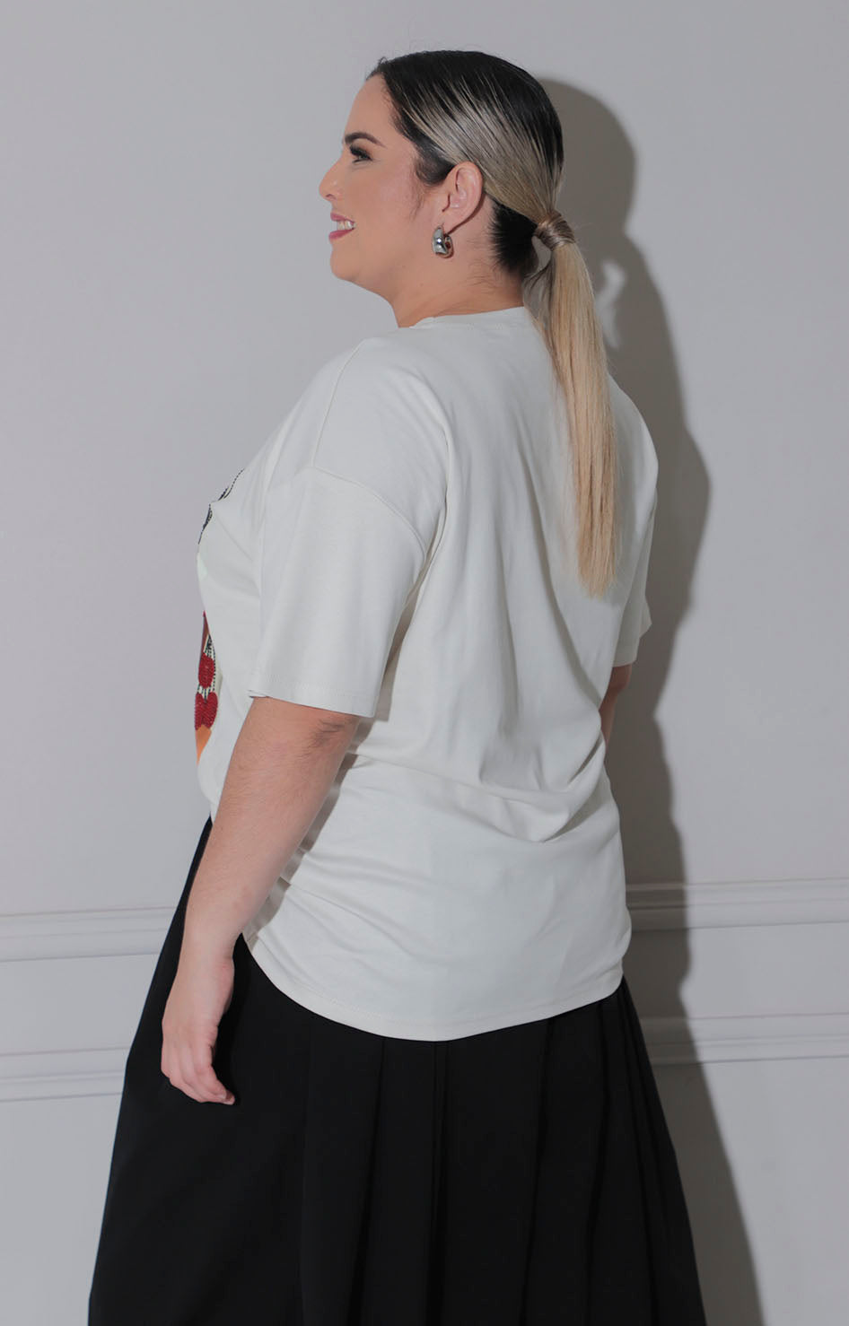 Blusa blanca con estampado y brillos - BLUSAS CURVY Boutiquemirel 